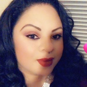 Meet your Posher, Claudia